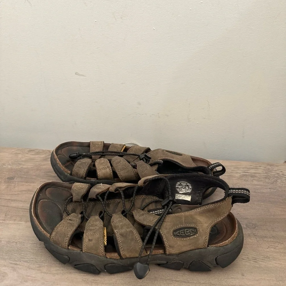 Keen Daytona Sandals Mens Size 10 Brown Fisherman Leather Hiking Walking